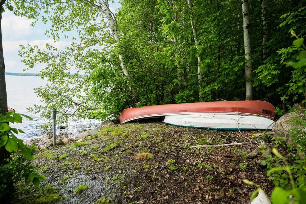 Private Off Grid Nestled In Nature With Waterfront *