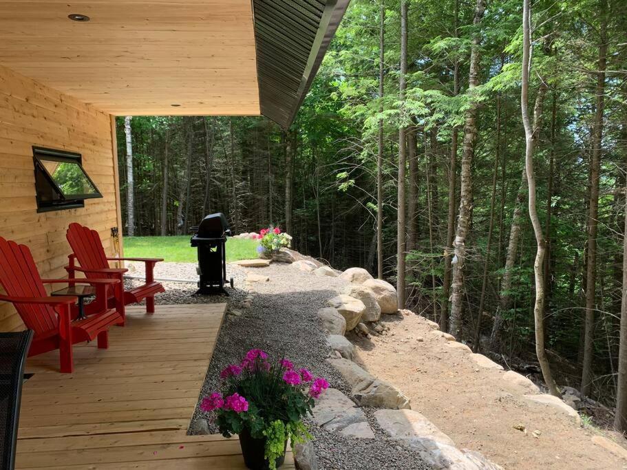Private Off Grid Nestled In Nature With Waterfront *